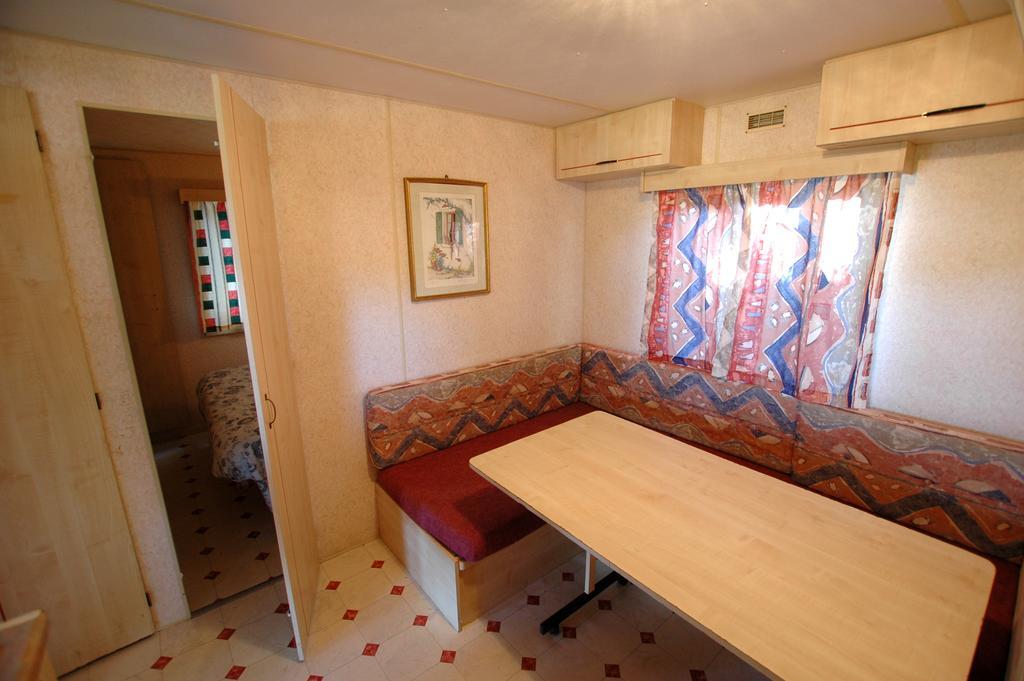 Hôtel Camping Europa 2 à Capoliveri  Chambre photo
